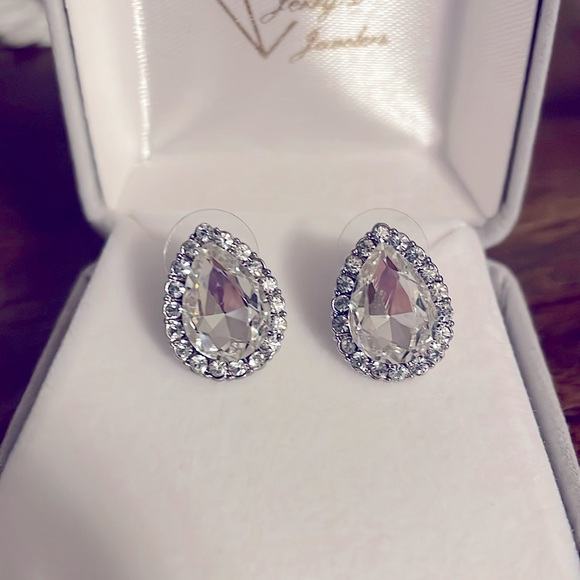 Silver pear crystal rhinestone earrings - Picture 1 of 4